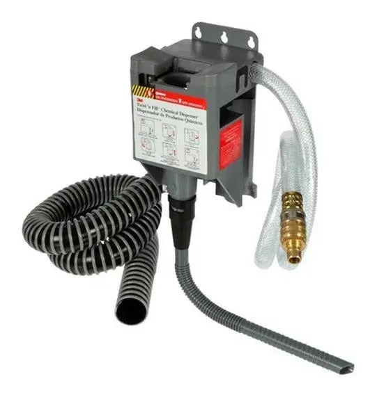 Dispensador de Dilución Automática 3M™ Twist 'n Fill™ para Químicos image