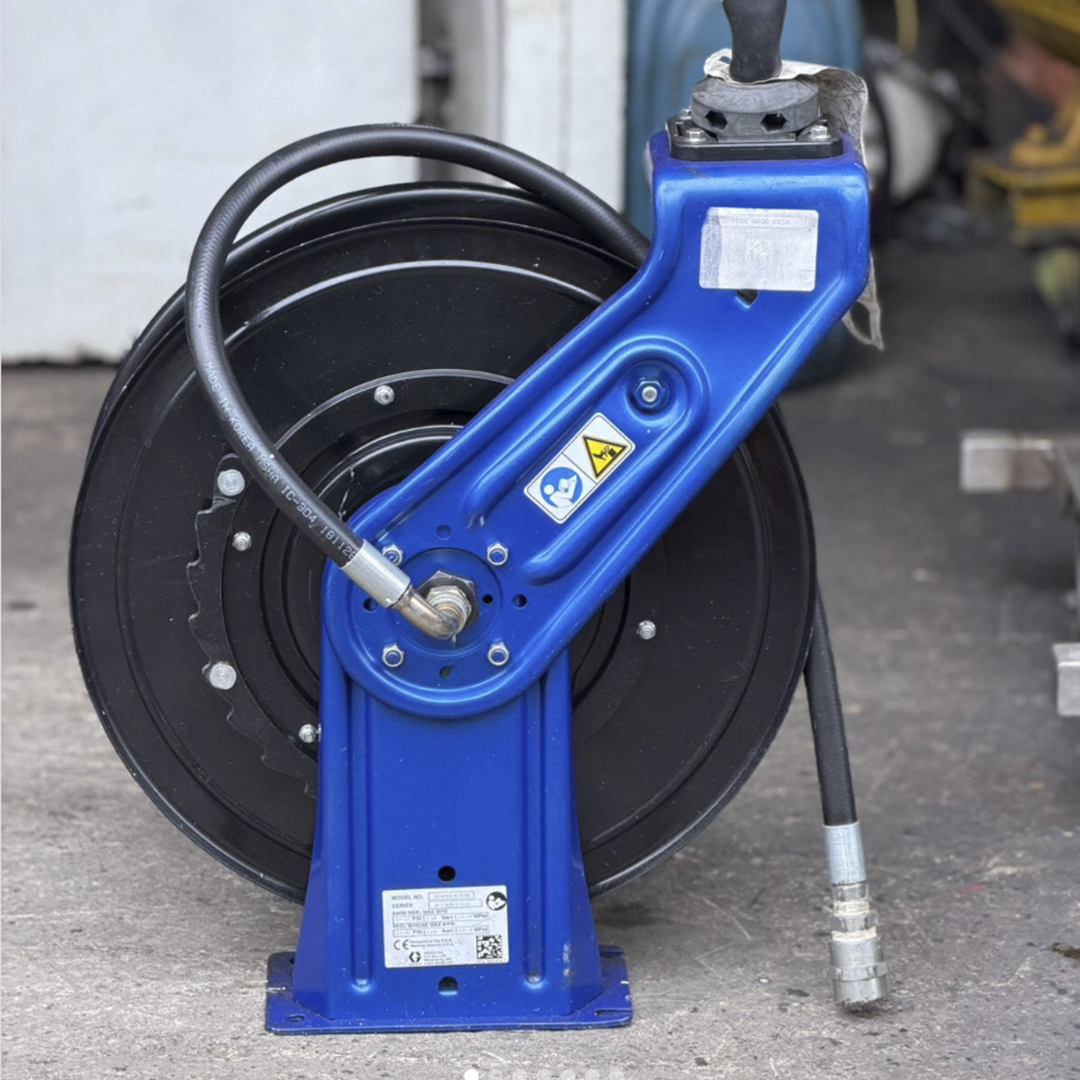 Carrete de Manguera Retráctil para Aceite Graco SD20 Azul (1/2 in x 50 ft, Accionamiento por Resorte) - foto 4